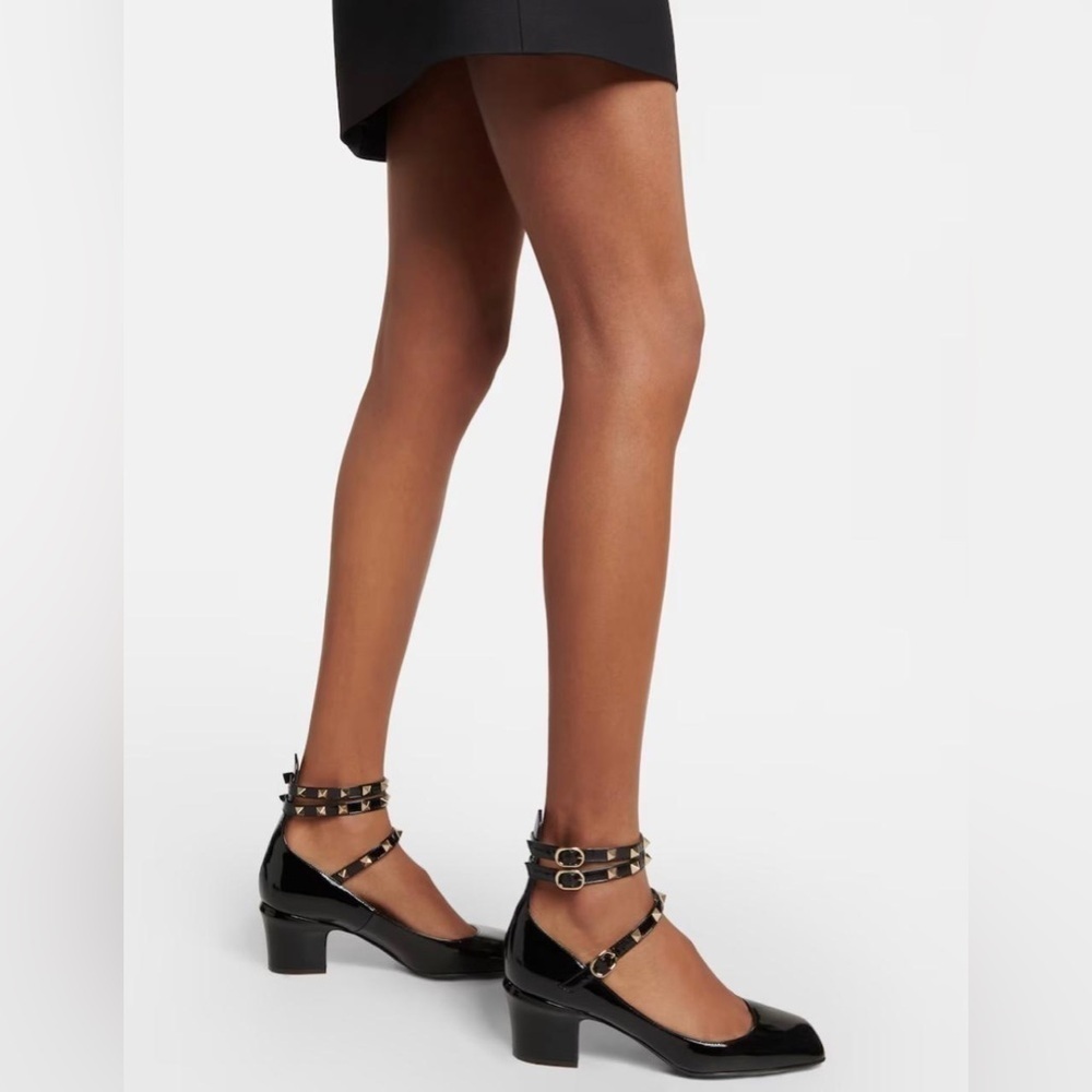 Valentino Garavani Rockstud Mary Jane Patent Leather Black Pumps - NWT